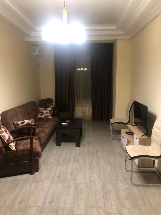 Rent On Sakharov Square Apartamento Ereván