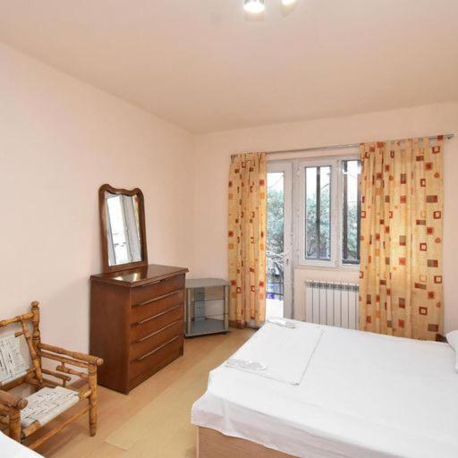 Apartamento Rent On Sakharov Square *