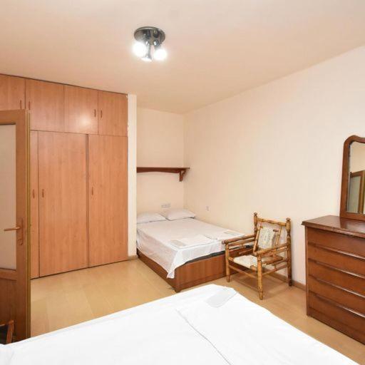 Rent On Sakharov Square Ereván