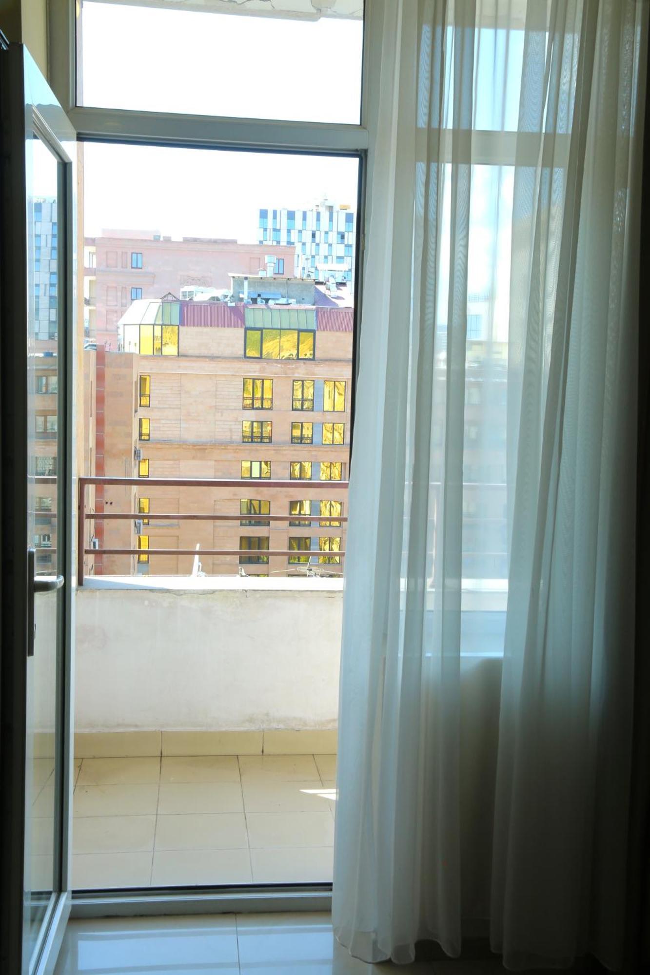 Rent On Sakharov Square Apartamento *