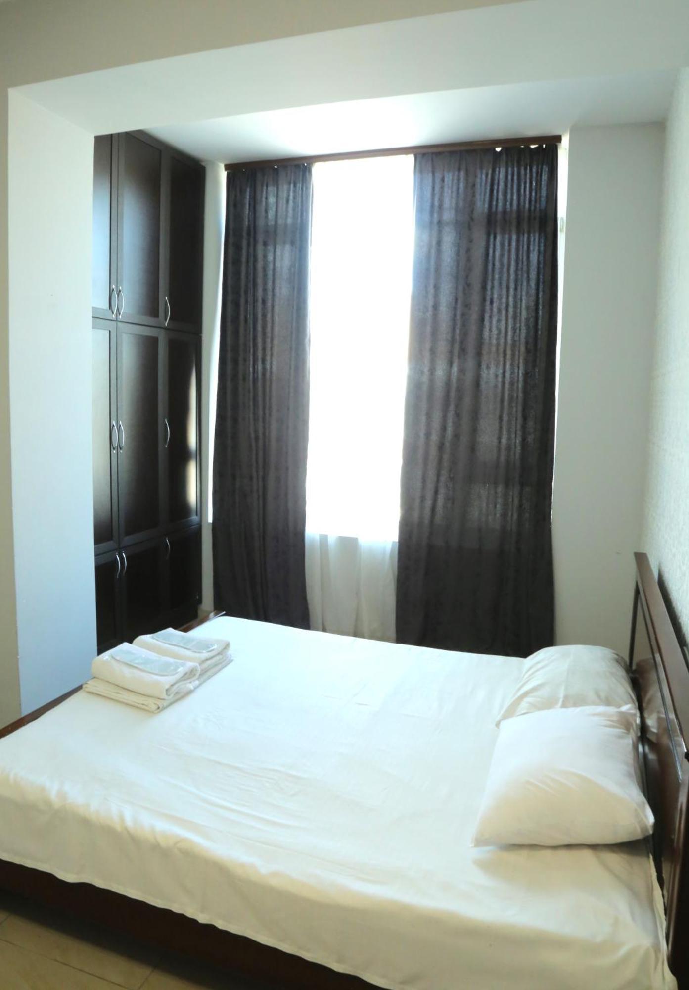 Apartamento Rent On Sakharov Square Ereván
