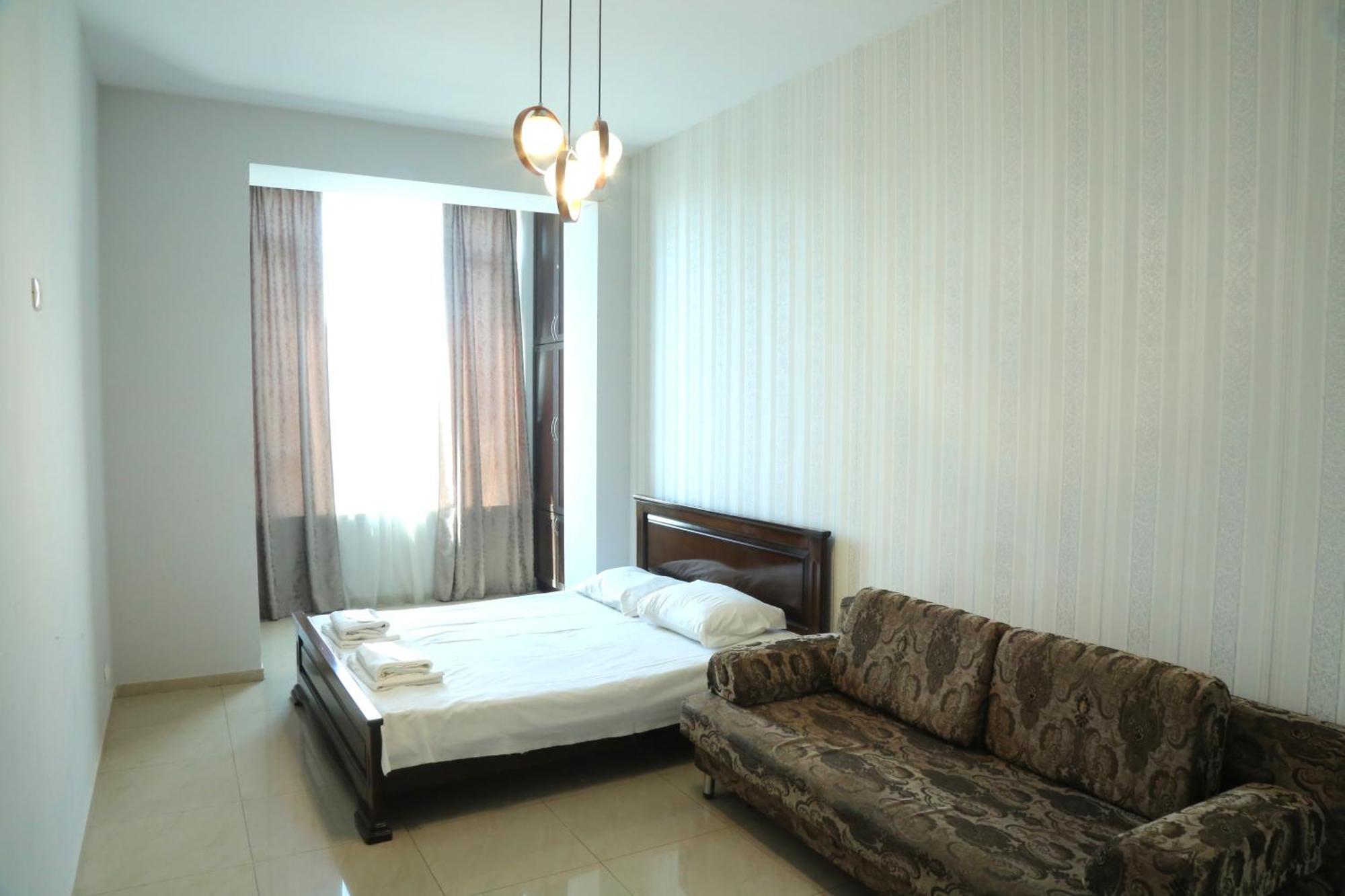 Apartamento Rent On Sakharov Square