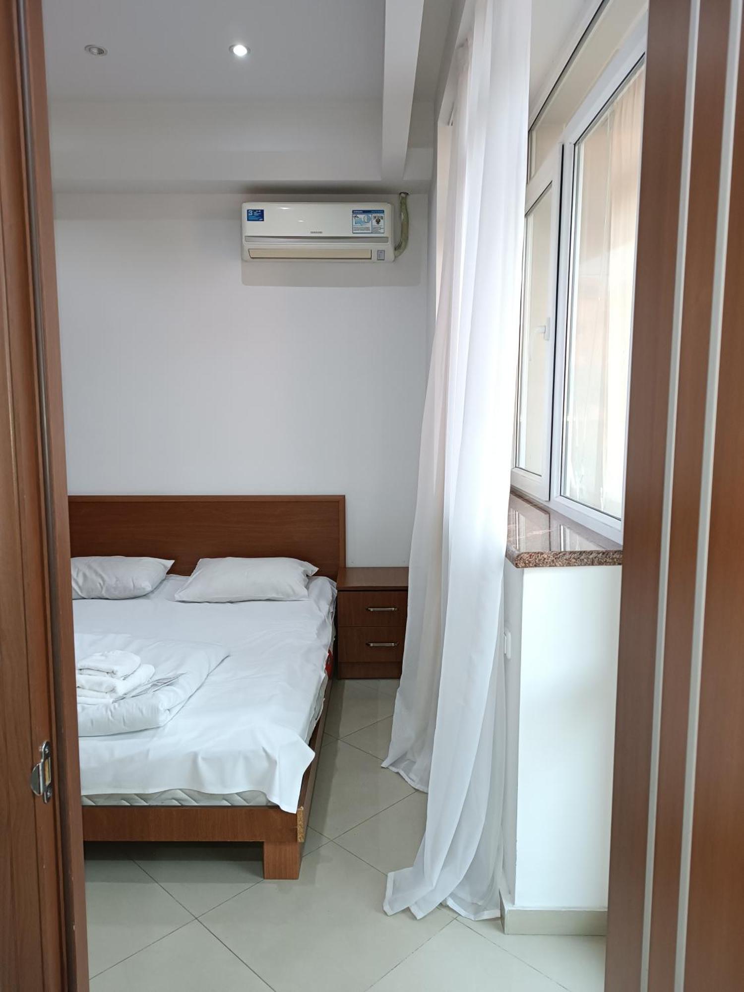 Rent On Sakharov Square * Ereván
