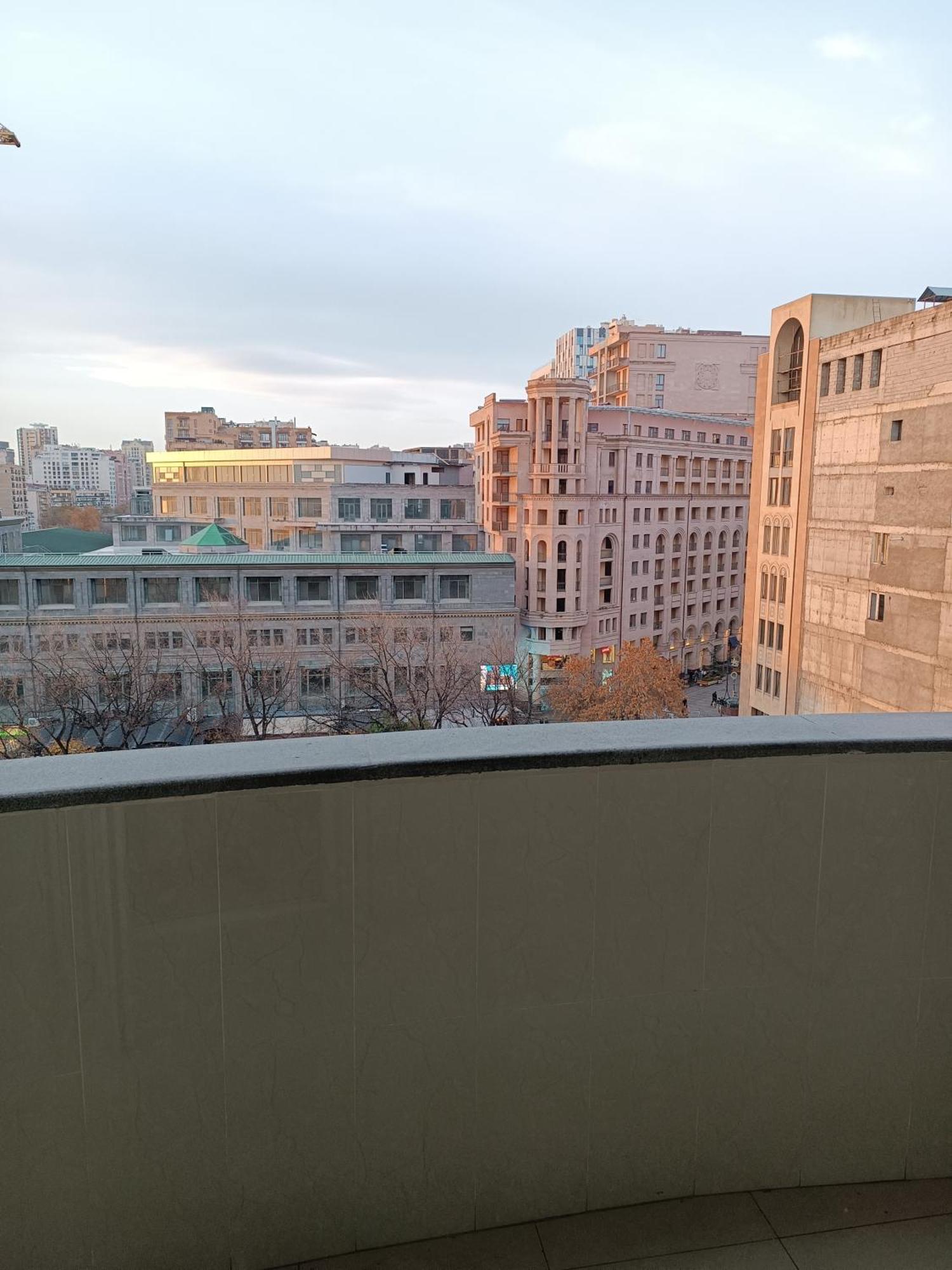 Apartamento Rent On Sakharov Square