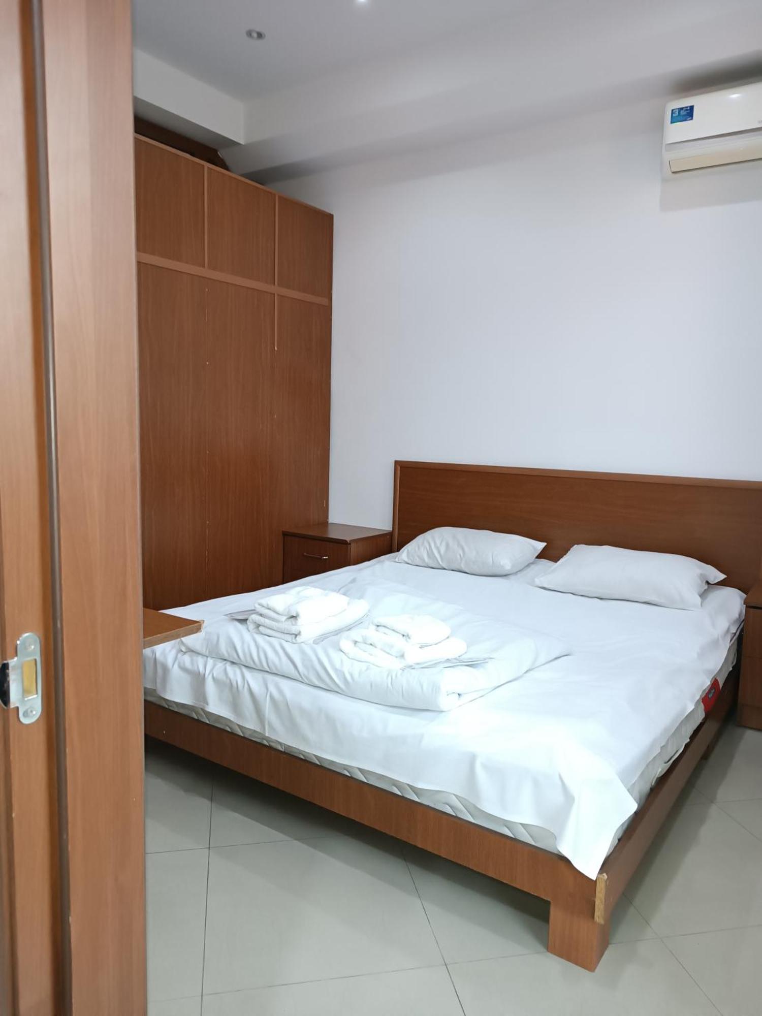 Rent On Sakharov Square Apartamento Ereván