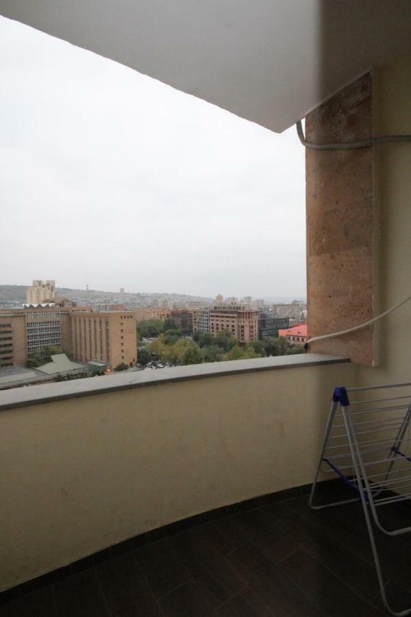 Apartamento Rent On Sakharov Square