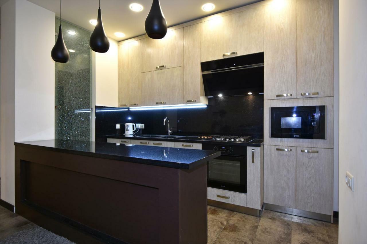 Rent On Sakharov Square Ereván