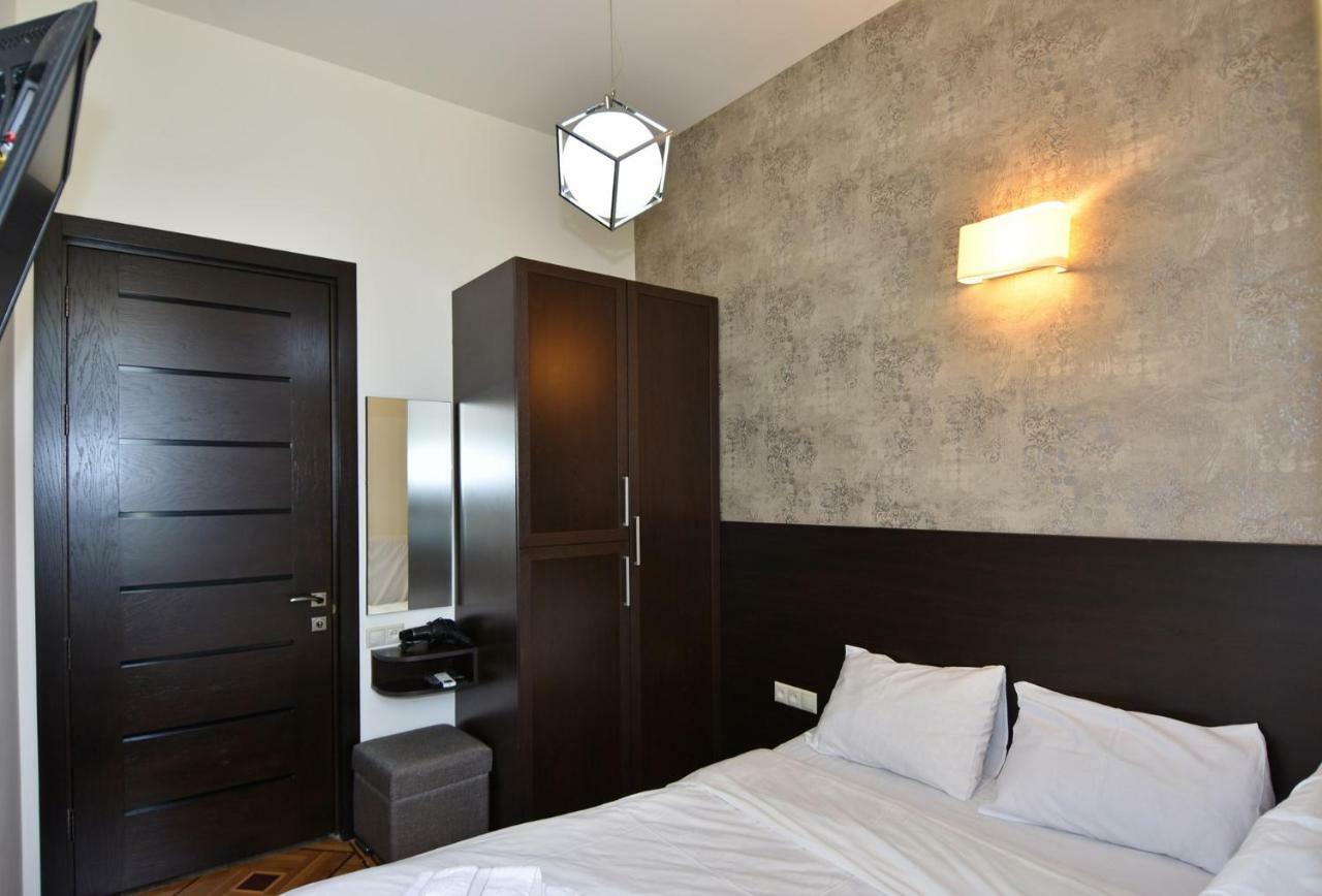 Rent On Sakharov Square Apartamento Ereván