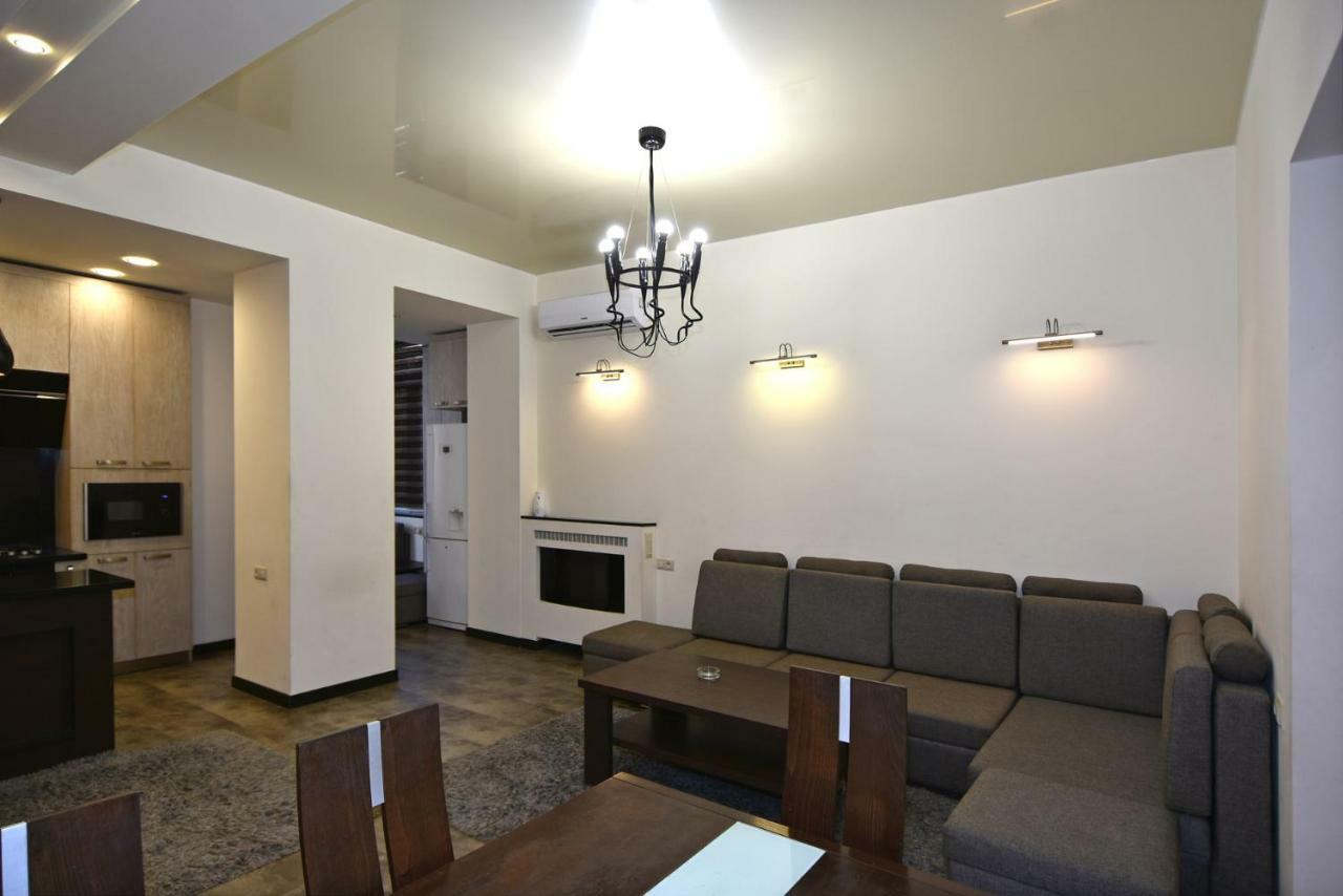 Rent On Sakharov Square Apartamento