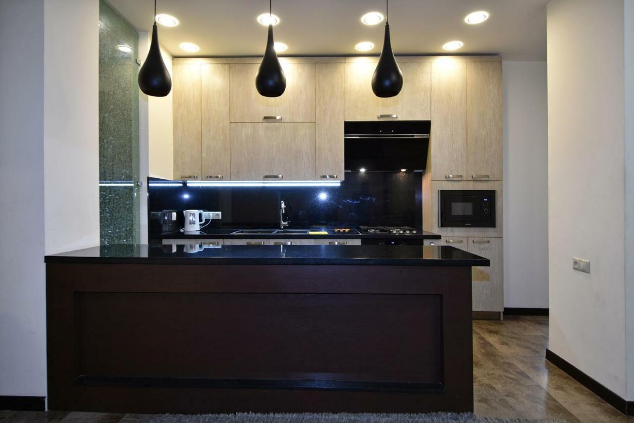 Rent On Sakharov Square Apartamento Ereván